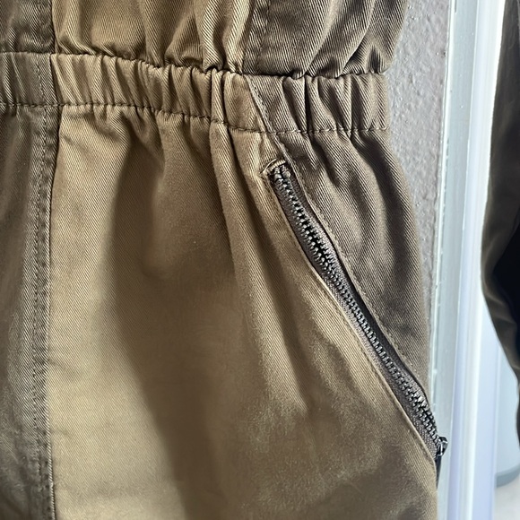 Zara m dress in a musty green - Picture 3 of 5